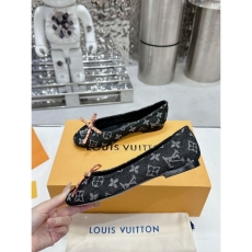 Louis Vuitton Flat Shoes